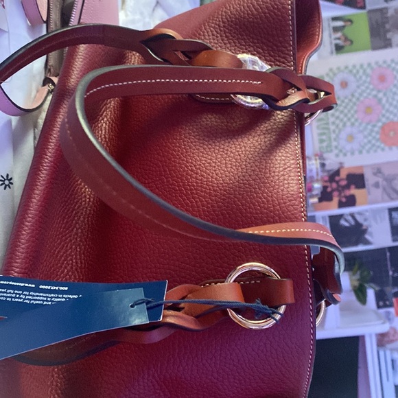 Red purse Dooney and bourke - Picture 2 of 5